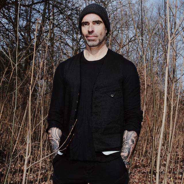 Circles (feat. Tom Adams)